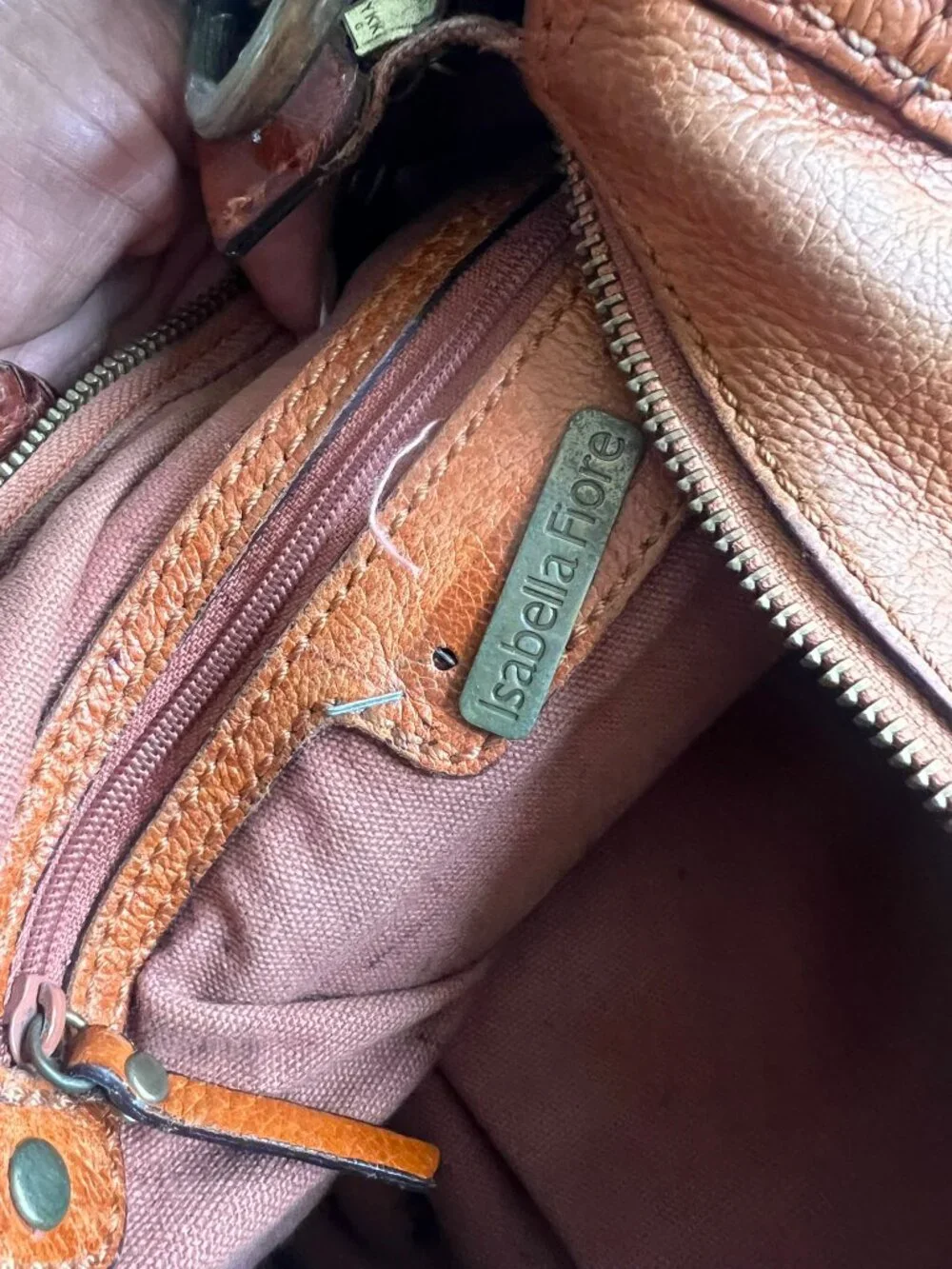 ISABELLA FIORE LOVE DOVE HOBO LEATHER BAG